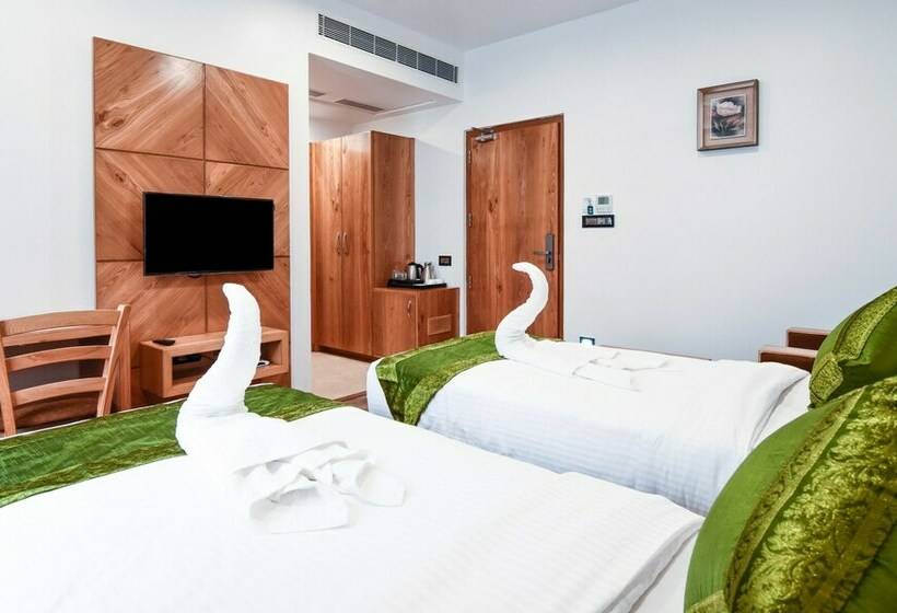 Номер Deluxe, Treebo Vinayak Inn