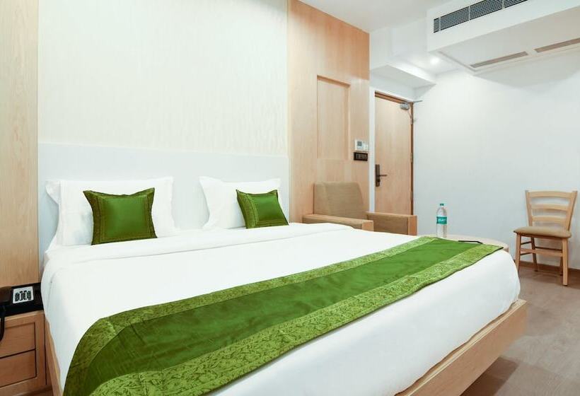 Номер Deluxe, Treebo Vinayak Inn