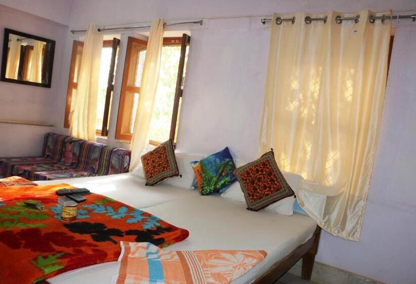Quarto Deluxe, Renuka