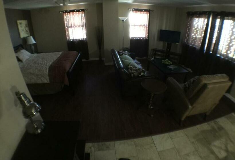 Люкс Повышенной Комфортности, Austin Motor Inn