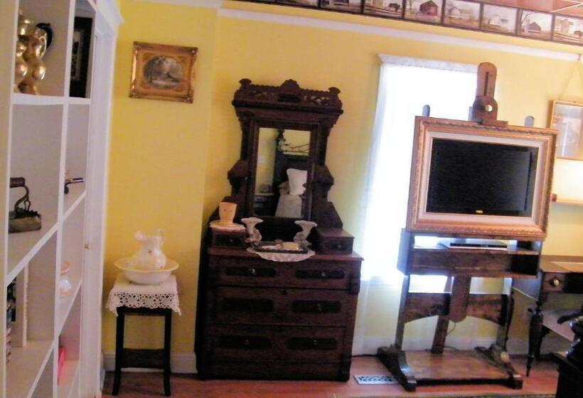 Номер Стандарт, Book Nook Inn