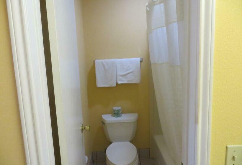 Номер Стандарт, La Grange Executive Inn And Suites