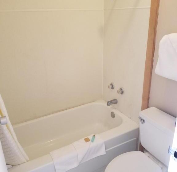 Номер Economy, The Lodge At Russell   Russell Inn