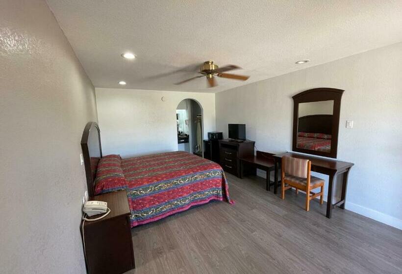 Стандартный Номер Кровать Кинг, Western Inn