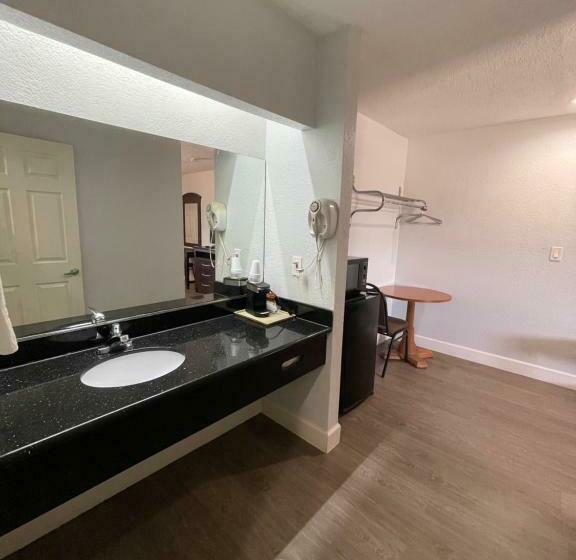 Стандартный Номер Кровать Кинг, Western Inn