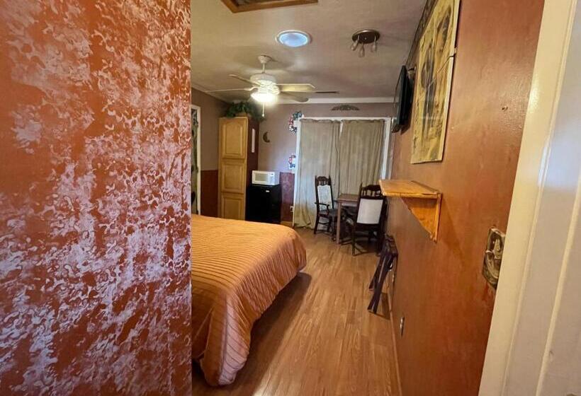 침실 2개 스위트, Dumplin Patch Bed & Breakfast