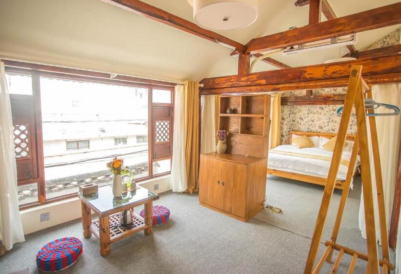 Люкс, Cabin 7 Inn