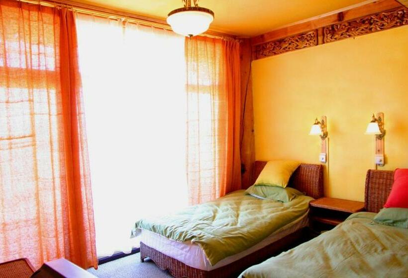 غرفة قياسية ذات إطلالة, Shangri La Lao Shay Youth Hostel