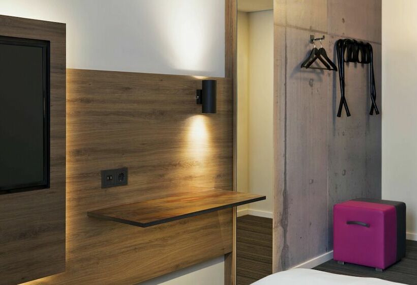 Номер Стандарт, Moxy Stuttgart Airport/messe