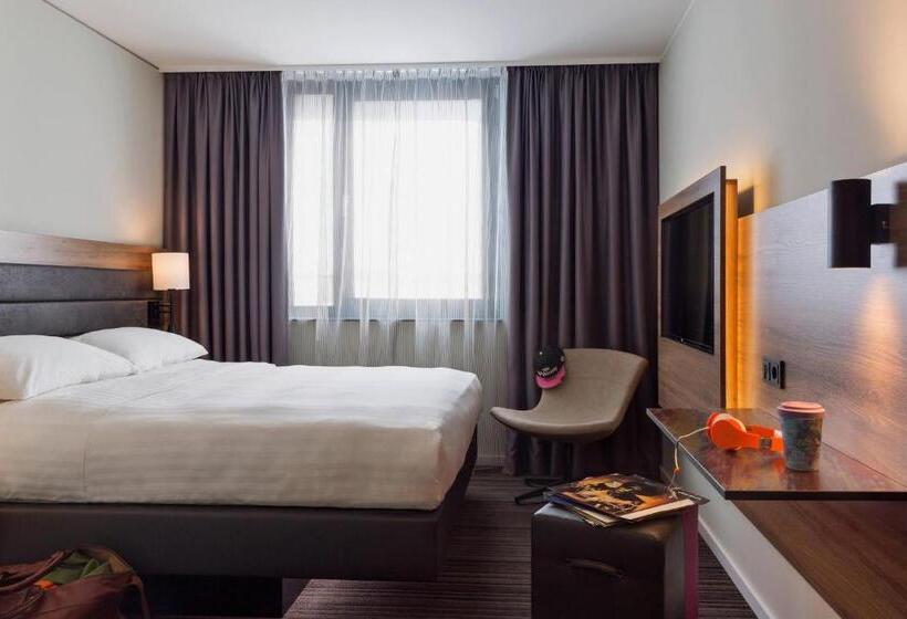 Номер Стандарт, Moxy Stuttgart Airport/messe