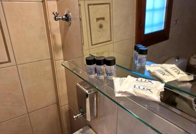 اتاق استاندارد سه تخته با بالکن, Skourgias Rooms