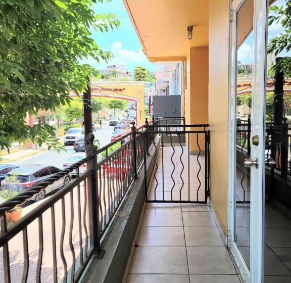 اتاق لوکس با بالکن, Rincon Plaza
