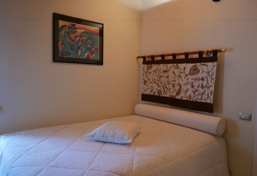 Номер Стандарт, B&b Lo Straniero