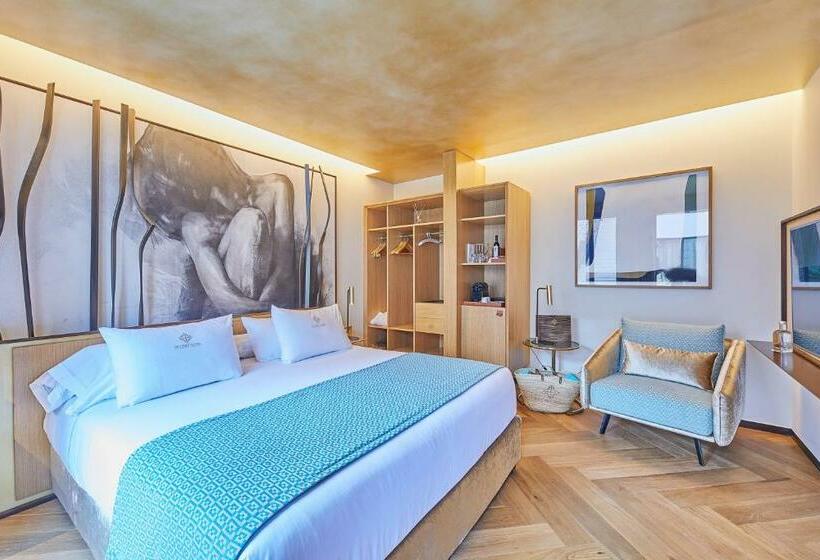 جناح جونيور سوبريور, Sa Creu Nova Petit Palais Art & Spa