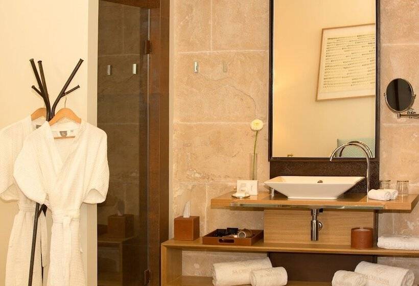 جناح جونيور سوبريور, Sa Creu Nova Petit Palais Art & Spa