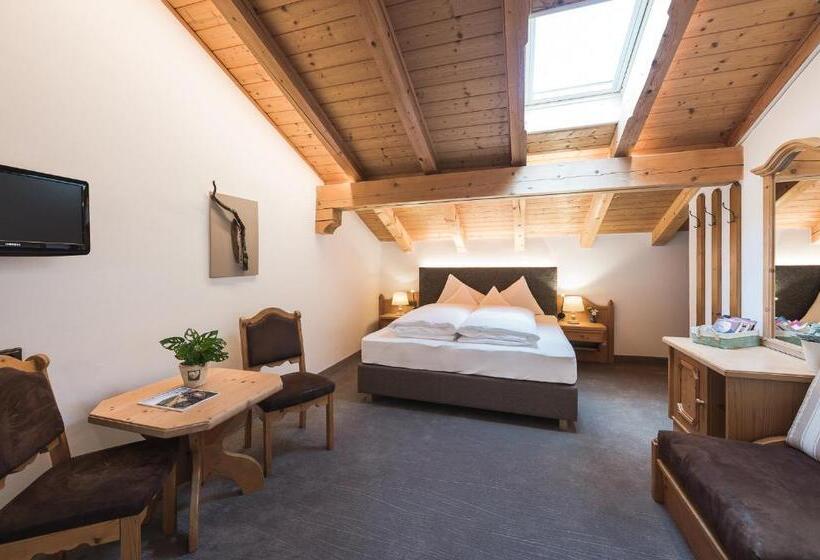 اتاق استاندارد با بالکن, Alpenhof