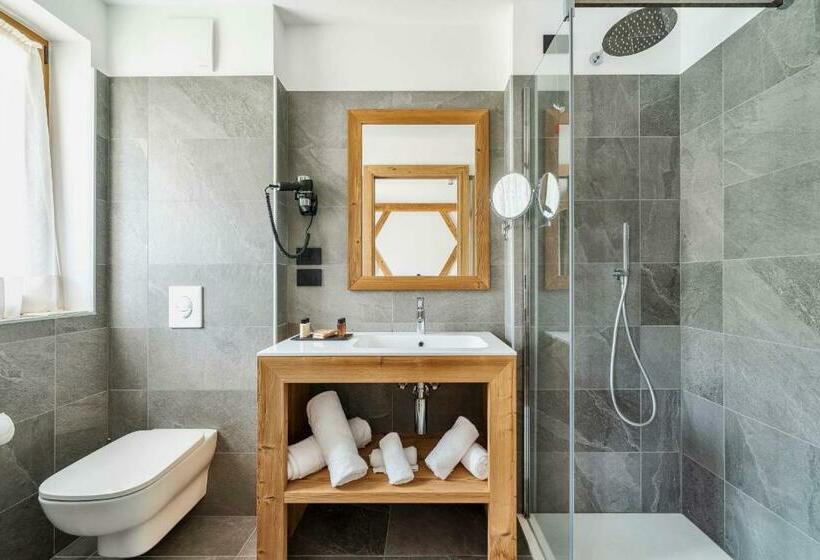 带阳台的豪华间, Camina Suite And Spa