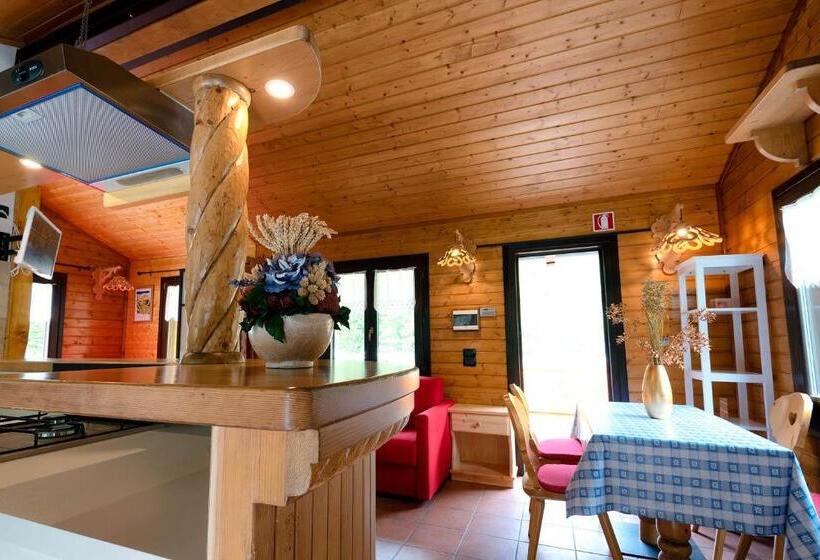 بنجلو قياسى, Margherita Camping & Resort