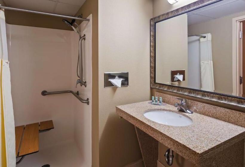장애인을 위한 킹사이즈 침대 스탠다드 룸, Best Western Crossroads Of The Bluffs