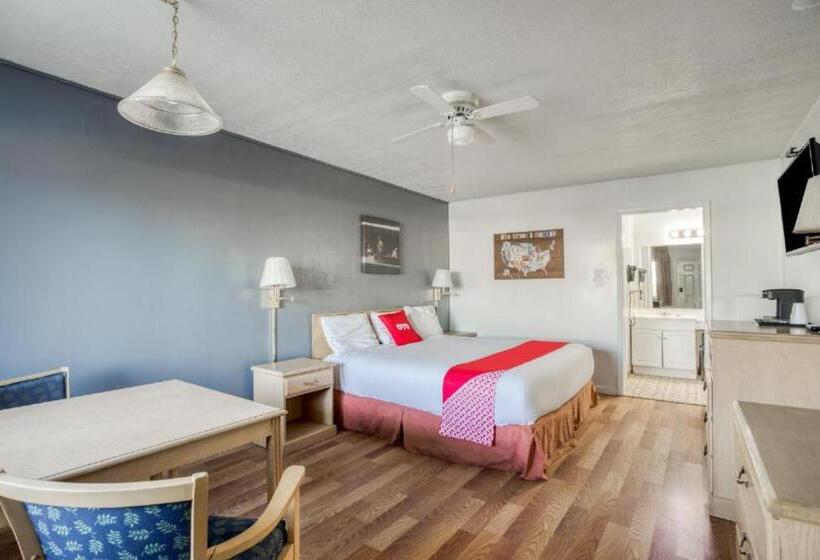 장애인을 위한 킹사이즈 침대 스탠다드 룸, OYO Hotel Heber Springs Lakeside