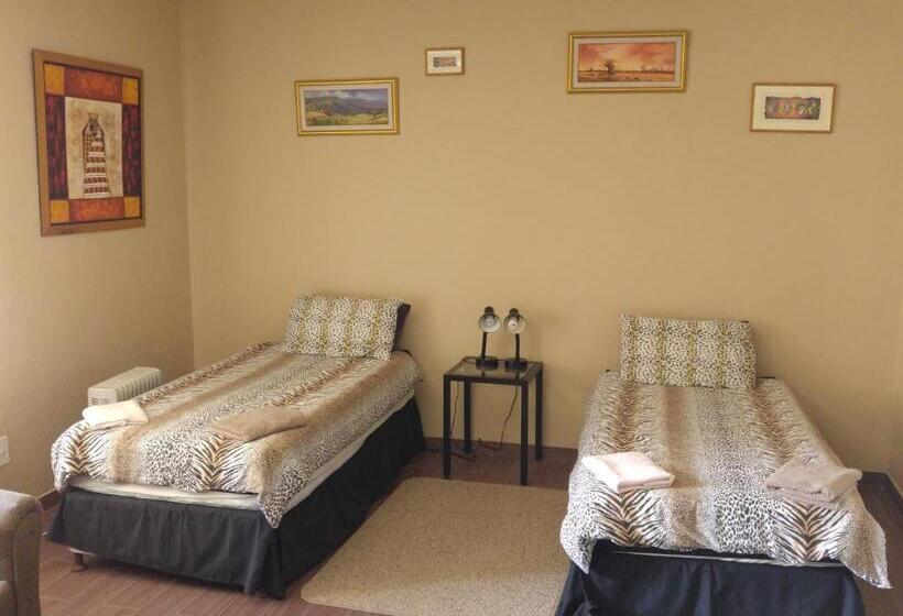 Номер Стандарт с Балконом, Hilton View B&b