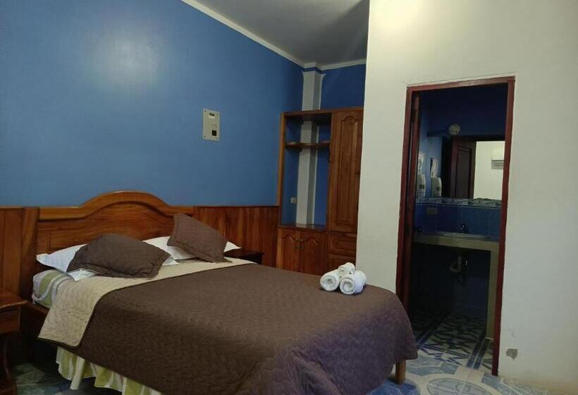 Номер Стандарт Трехместный, Hostal Los Cactus