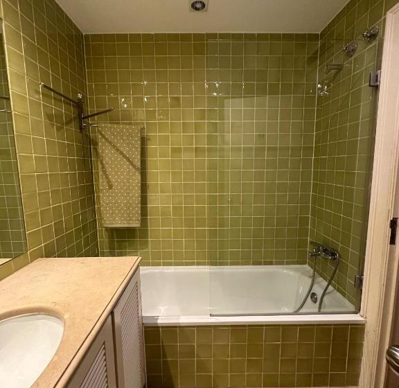 اتاق استاندارد با سرویس بهداشتی مشترک, Baixa Chiado Luxury Bedrooms