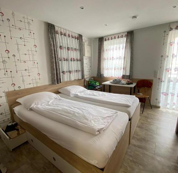 Номер Стандарт, Monteurwohnung Am Kirchberg