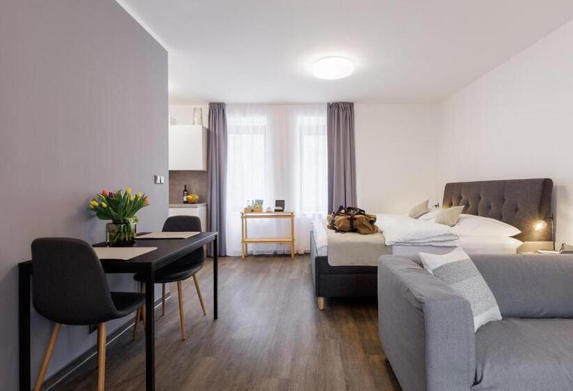 デラックススタジオ, River Apartments