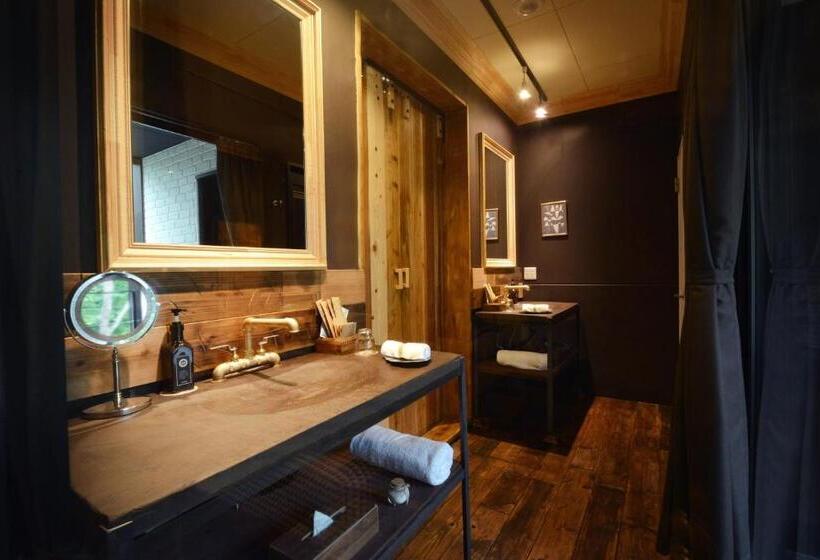 Deluxe room with river view, Shelter Garden Nikko