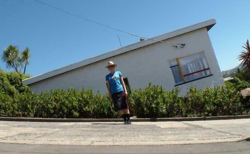 스탠다드 룸 산 전망, Sleep On The Steepest Street In The World!