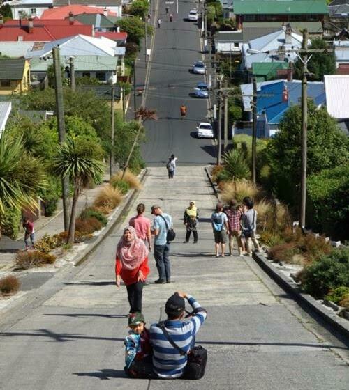 스탠다드 룸 산 전망, Sleep On The Steepest Street In The World!