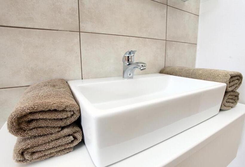اتاق استاندارد یک نفره, Hostel Soline