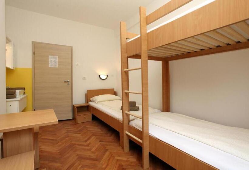 اتاق استاندارد سه نفره, Hostel Soline