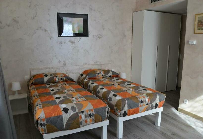اتاق استاندارد یک نفره, Osteria Centrale