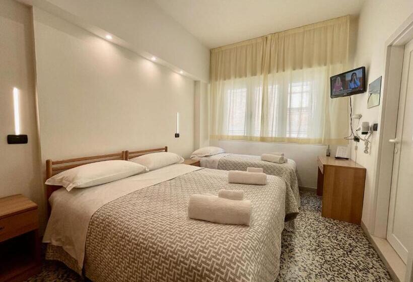 Pokój Standard Trzyosobowy, Altamarea Cesenatico
