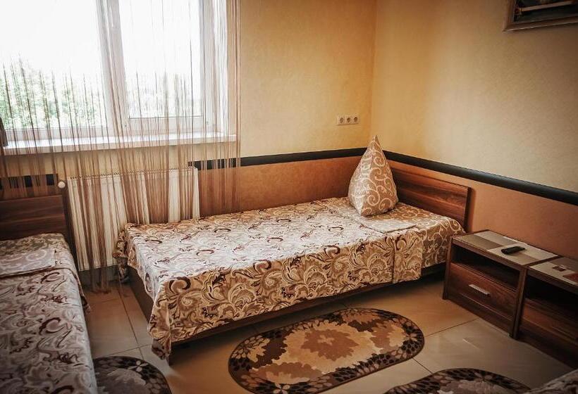 اتاق استاندارد سه نفره, Avto Spa