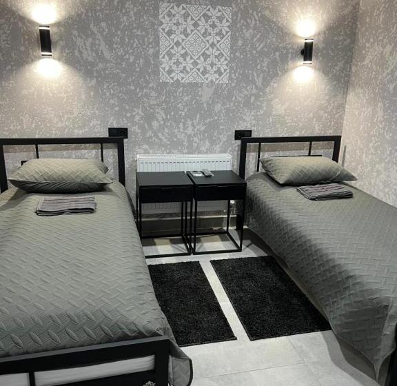 اتاق استاندارد با سرویس بهداشتی مشترک, Avto Spa