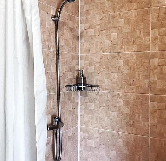 سوئیت با تخت بزرگ, Avto Spa