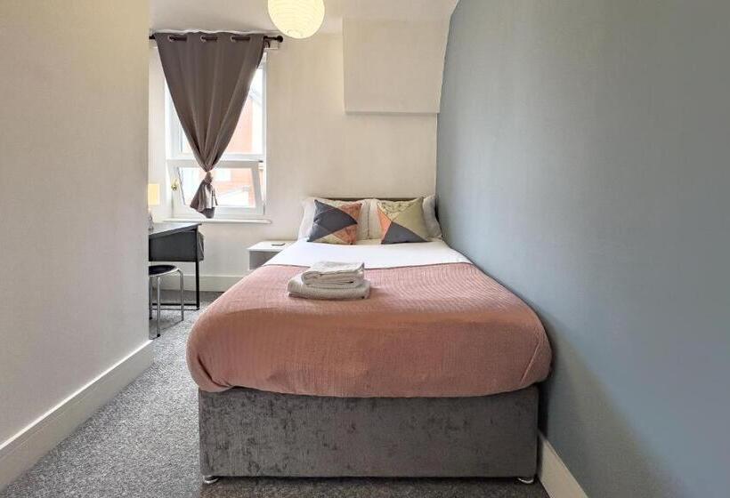Номер Стандарт, Professional Home Stay 4 Double Bedrooms & 4 En Suite Bathrooms