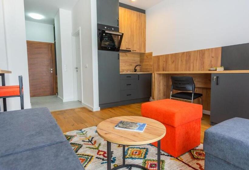 استودیوی استاندارد, Aparthotel Phoenix