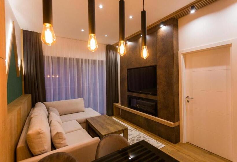 سوییت جونیور, Aparthotel Phoenix