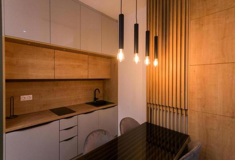 سوییت جونیور, Aparthotel Phoenix