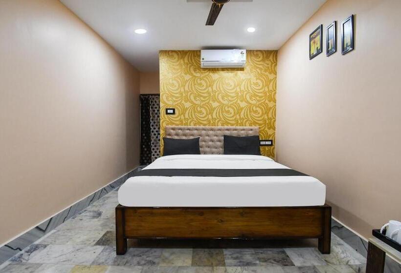 اتاق کلاسیک سه تخته, Oyo Hotel Silver Star