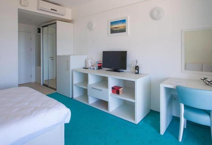 海景标准间带阳台, Blooming By The Sea   Camere Cu Vedere Frontală Spre Mare
