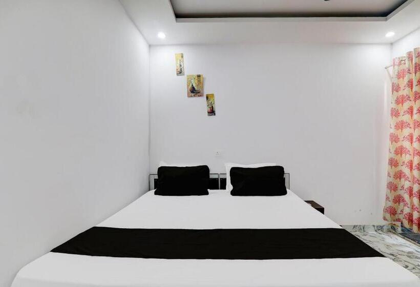 Quarto Triplo Clássico, Oyo Kn Guest House