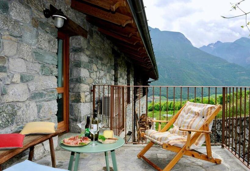 Standard Triple Room with Terrace, La Vrille   Chambres D Hôtes