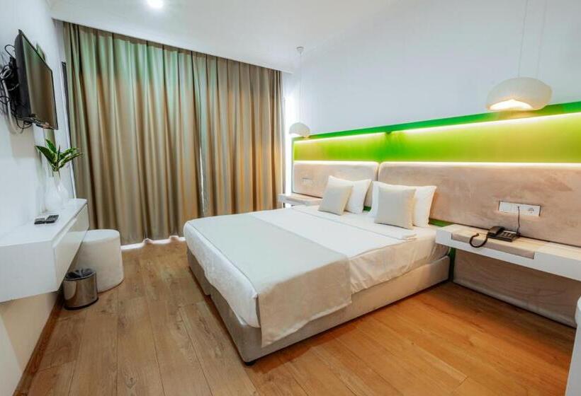 Полулюкс, Regenesis Hotel & Spa