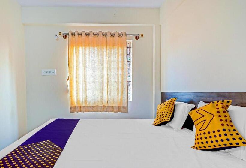 Трехместный Номер Классика, Spot On 78782 Hotel Om Classic