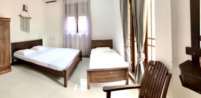 اتاق کلاسیک سه تخته, Sritaly Inn